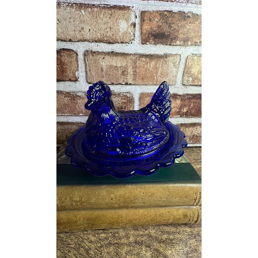 Mosser Cobalt Blue Hen on Nest 6.5"